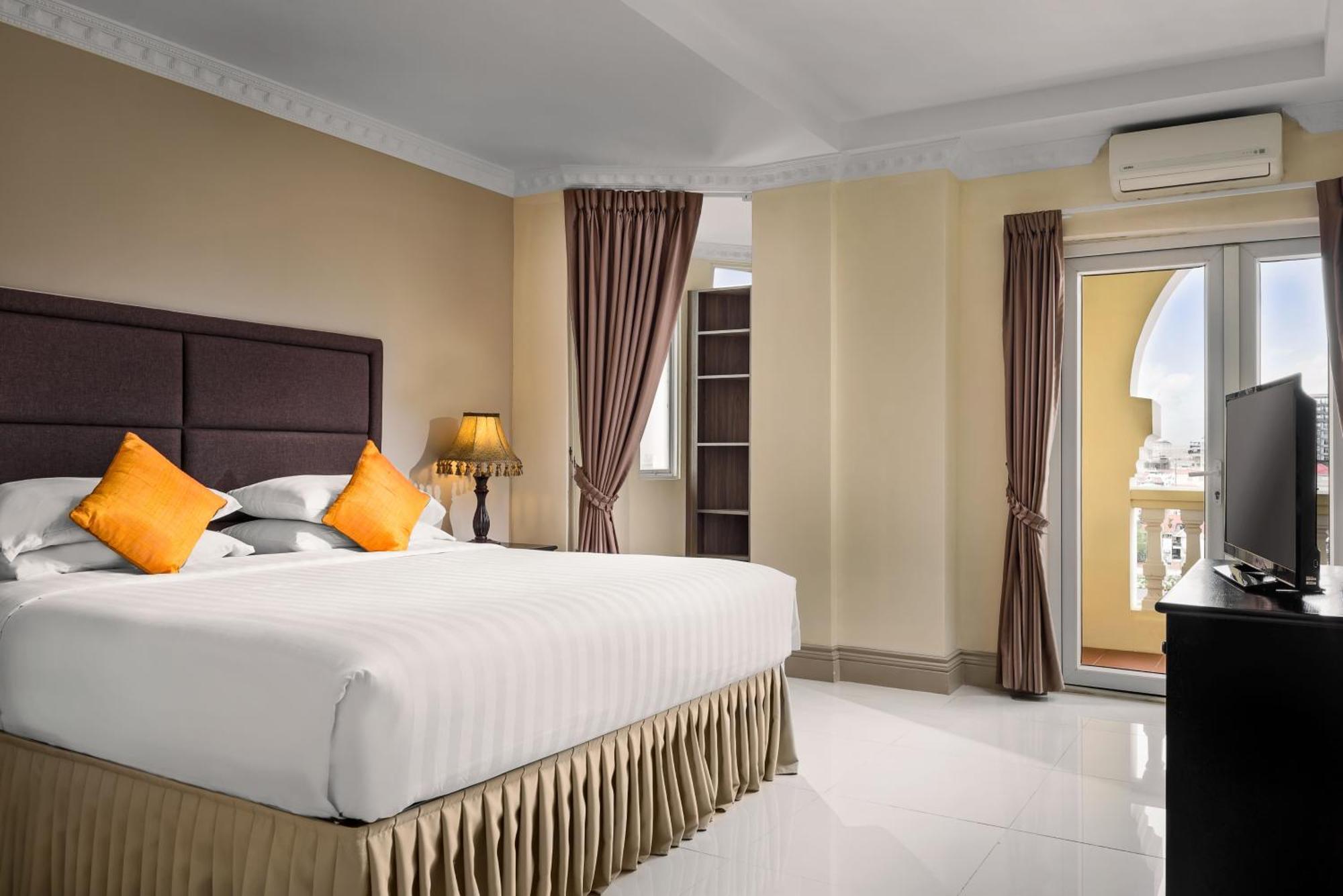 Palace Gate & By Ehm Hotel 4*