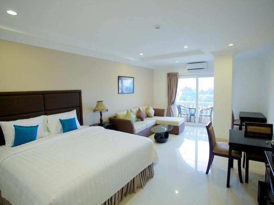 Palace Gate & By Ehm 4*